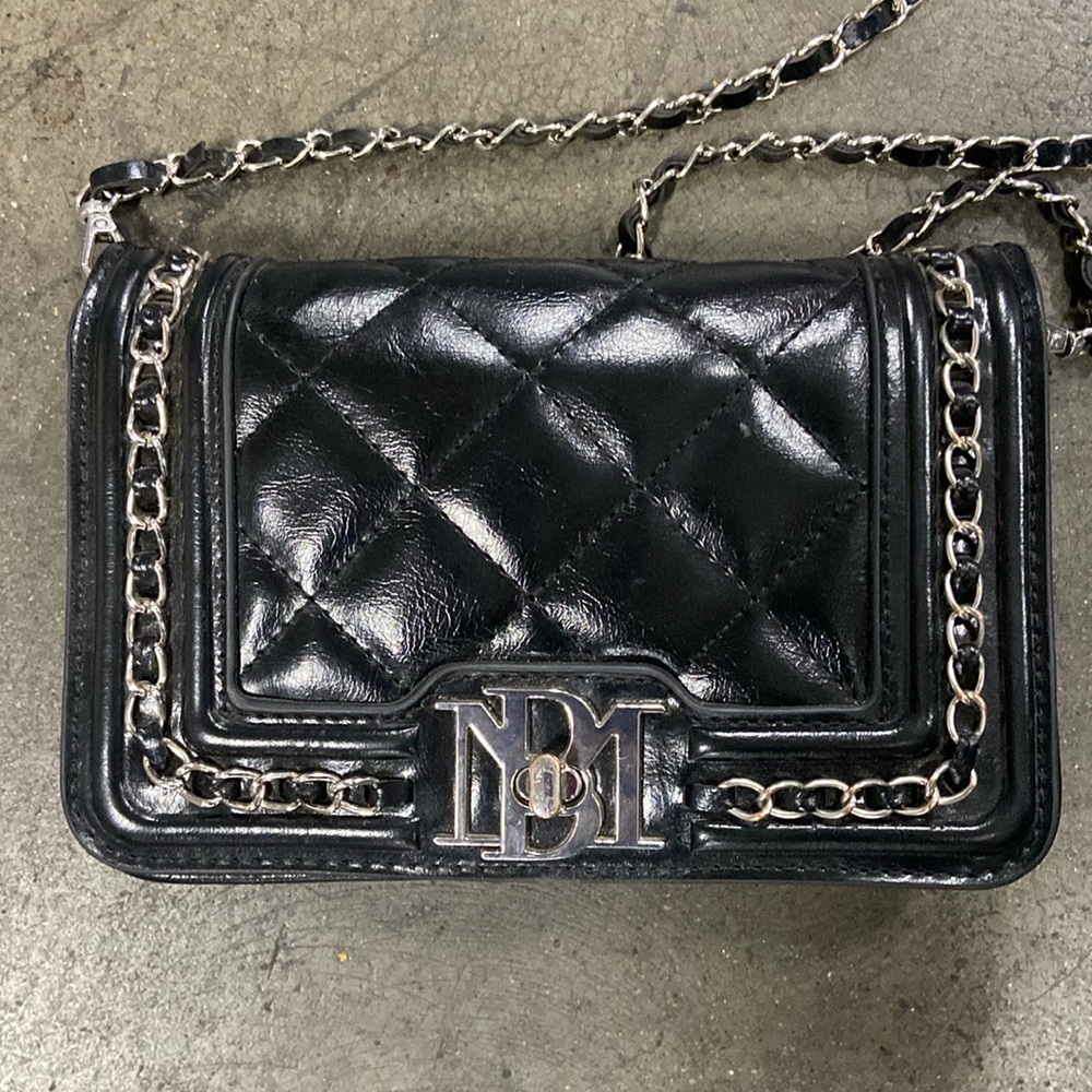 Badgley Mischka Quilted Black Leather Silver Chain Strap Crossbody Purse Bag